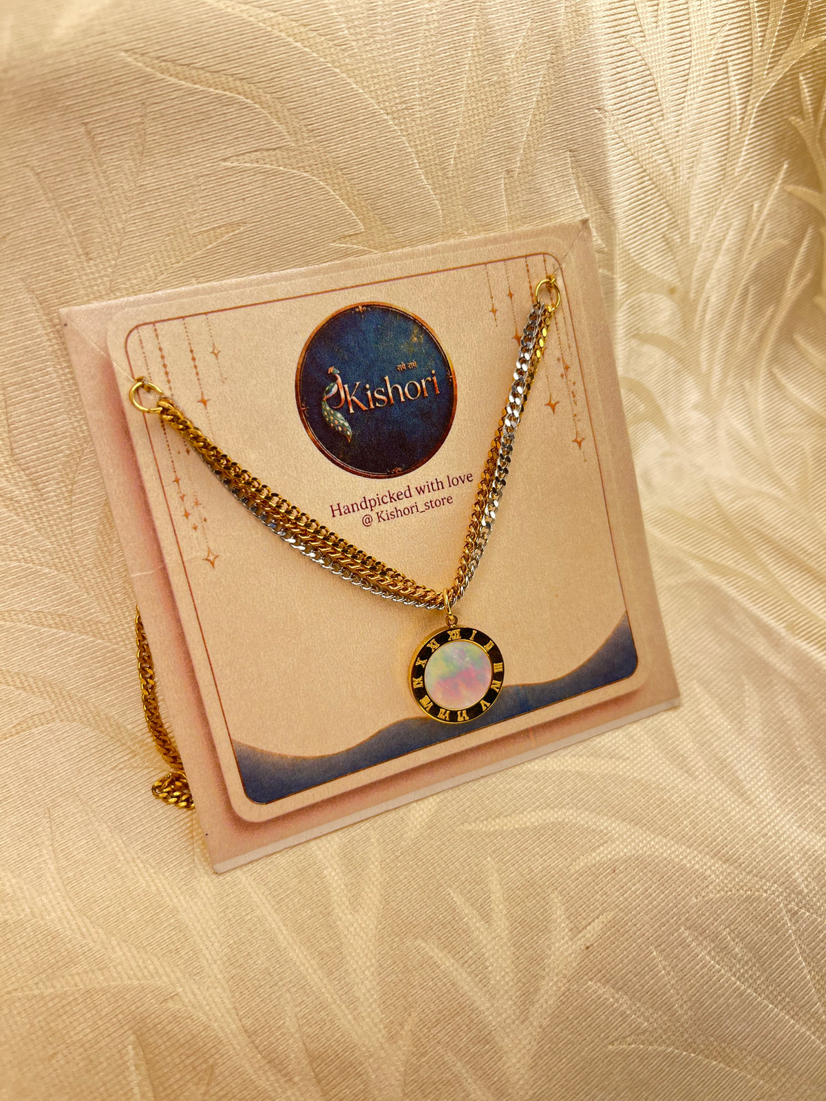 Three-Tone Aura Necklace 💫