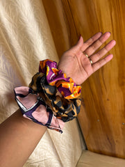 Printed Pretty Scrunchie 🌸