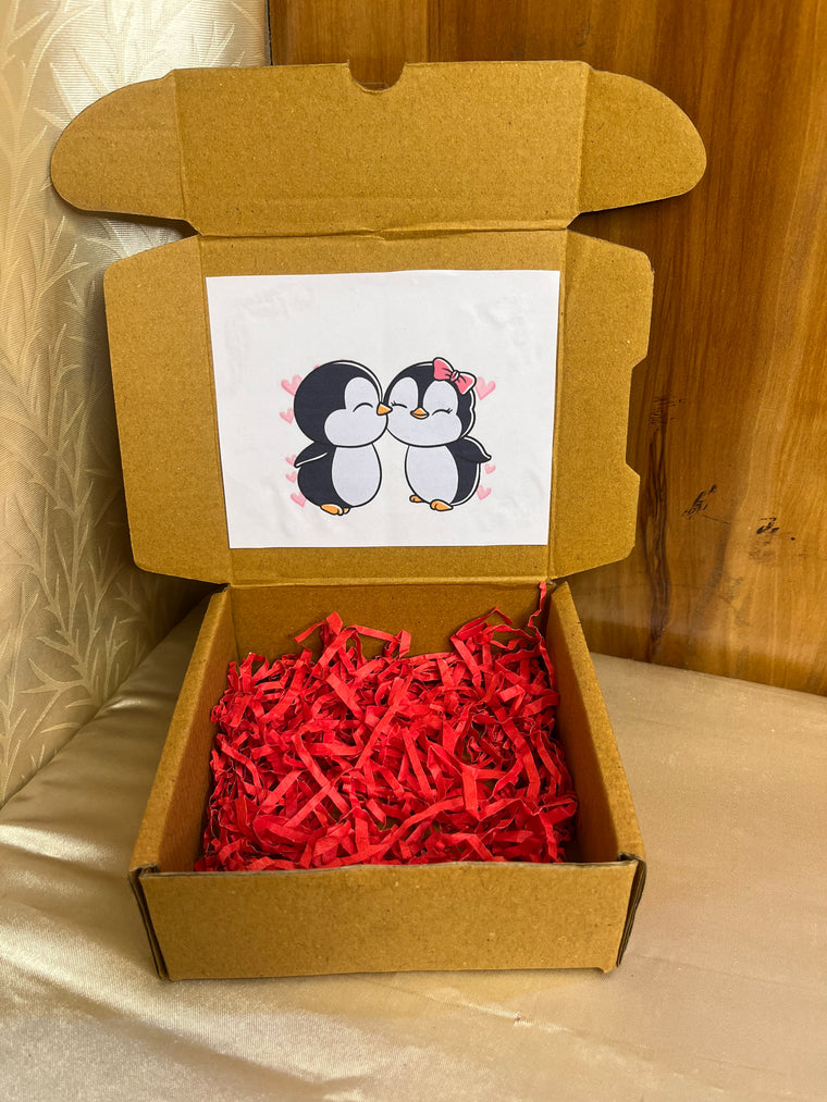 Penguin Love Box 🐧❤️