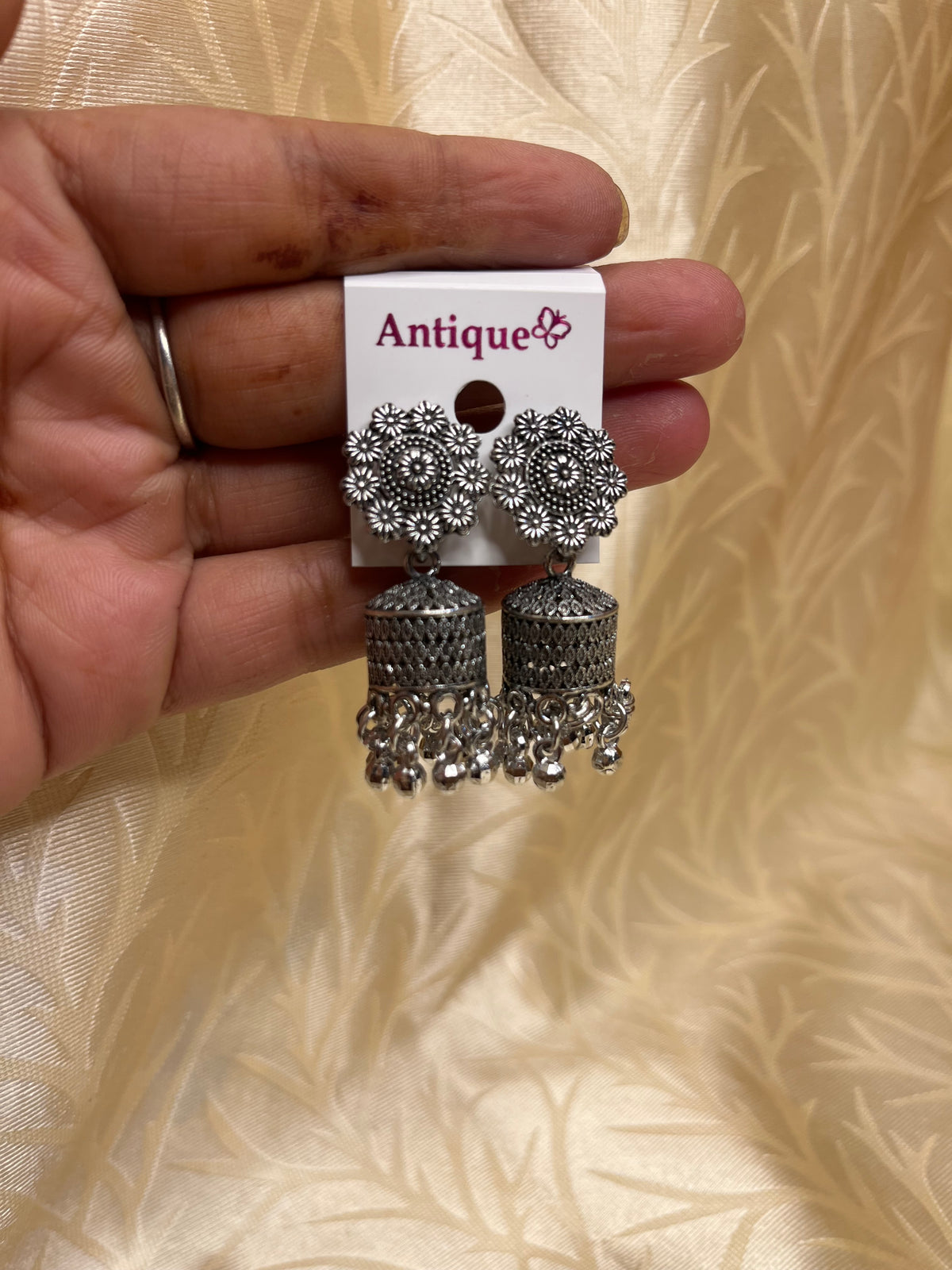 Pearl Dotted Jhumka🤍
