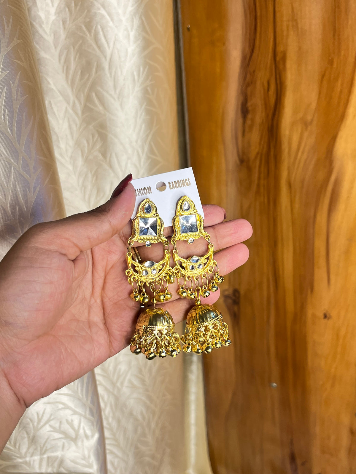 Sunehri Kundan Jhumka 💛